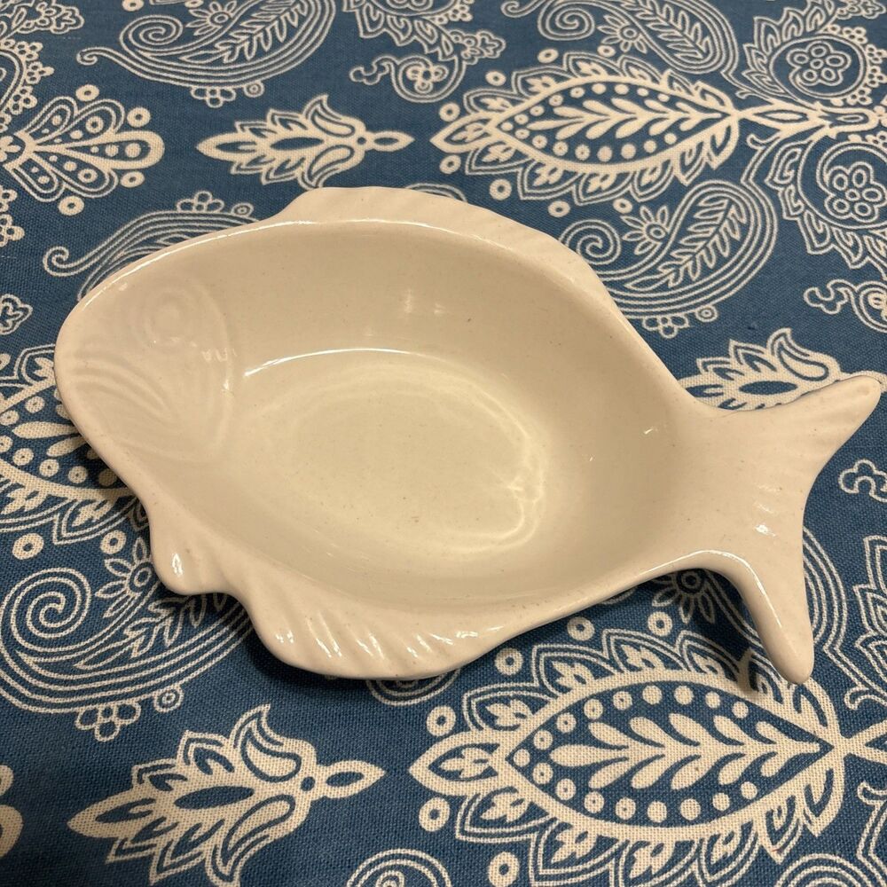 California Pottery 874 White 8” Fish Side Serving Baking Dish Nautical Coastal